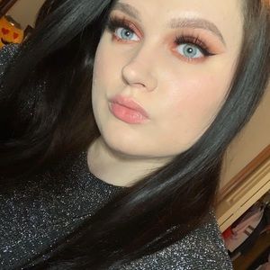 Meet your Posher, Amela